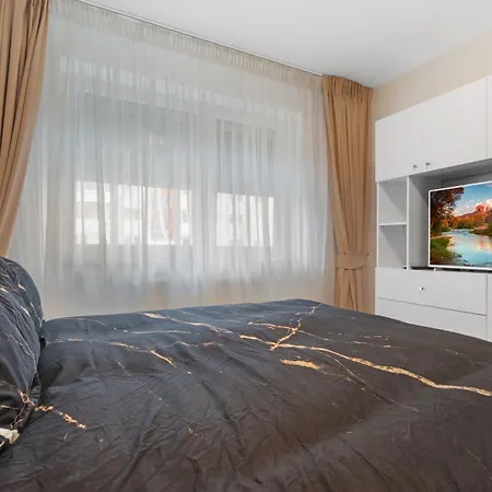 Bnr - 2 Camere, Free Private Parking, Self Check-in Бухарест