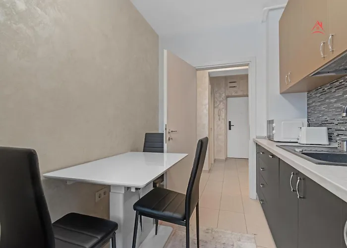 Bnr - 2 Camere, Free Private Parking, Self Check-in Apartment