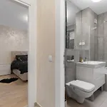 Bnr - 2 Camere, Free Private Parking, Self Check-in * 布加勒斯特