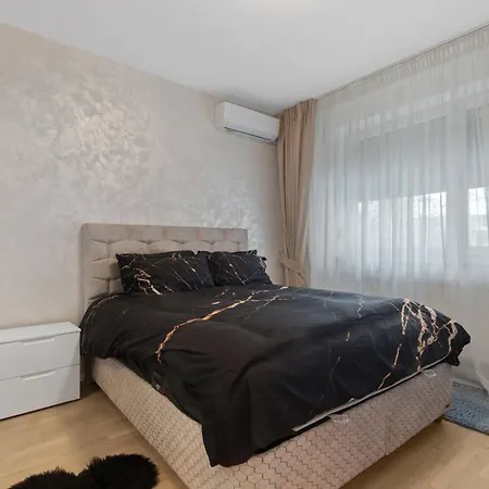 Apartment Bnr - 2 Camere, Free Private Parking, Self Check-in *