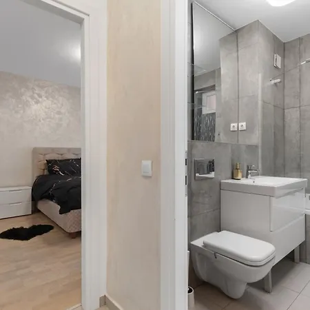 Bnr - 2 Camere, Free Private Parking, Self Check-in * Bucharest